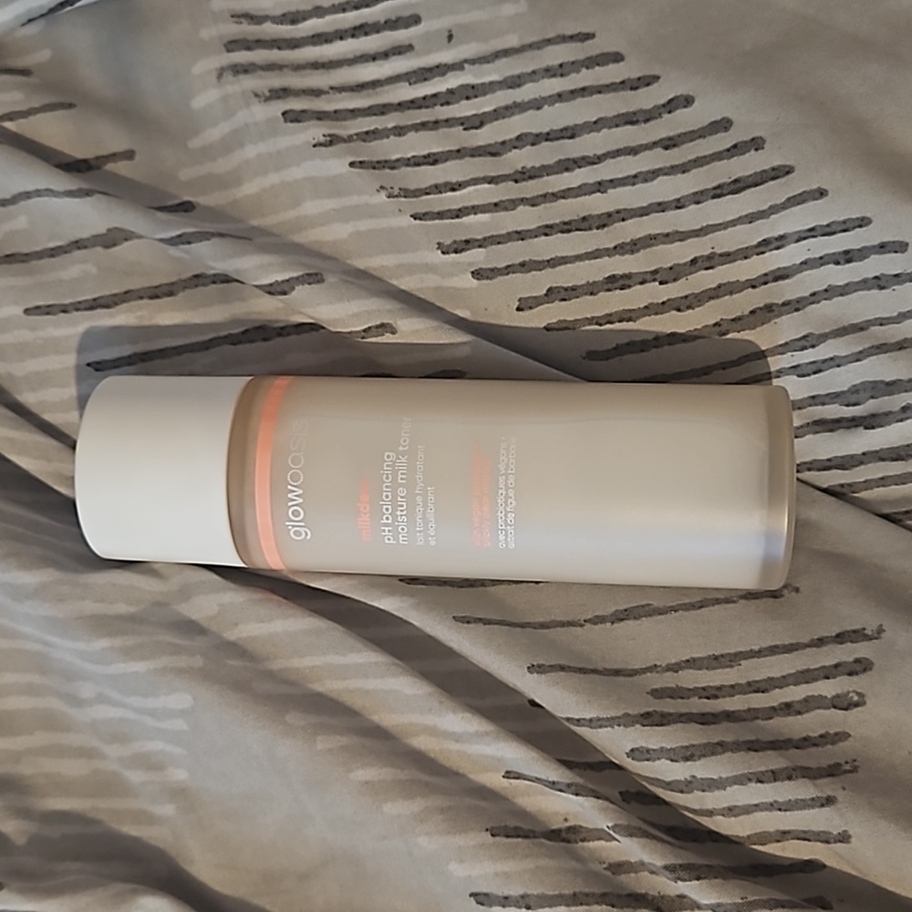 NIB Glowoasis Milkdew Ph Balancing Moisture Milk Toner, Full Size, NEW in Box